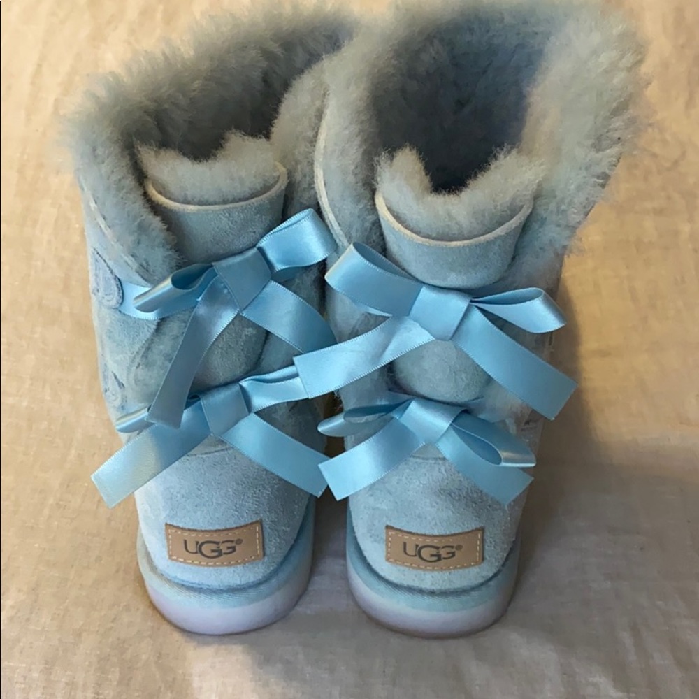 Women’s Bow Back Uggs